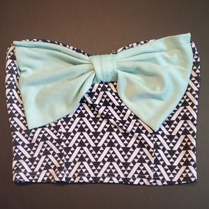LA Hearts bow crop top